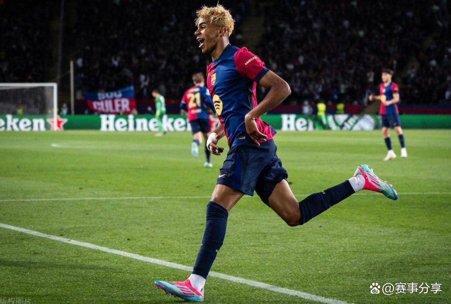 亚马尔超越姆巴佩创欧冠新史，巴萨2-1翻盘直通欧冠16强